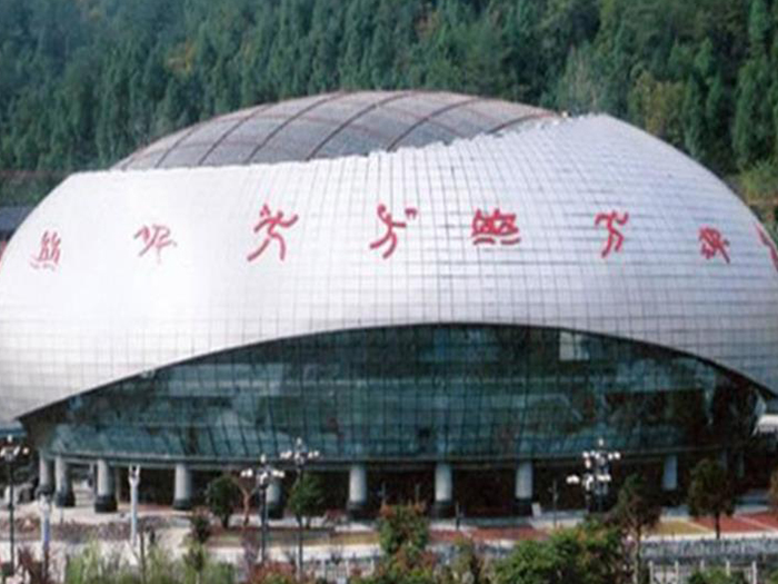 龙海体育中心球形网架加工安装